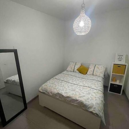Appart T2 Proche Aeroport Roissy Apartment Tremblay-en-France ภายนอก รูปภาพ